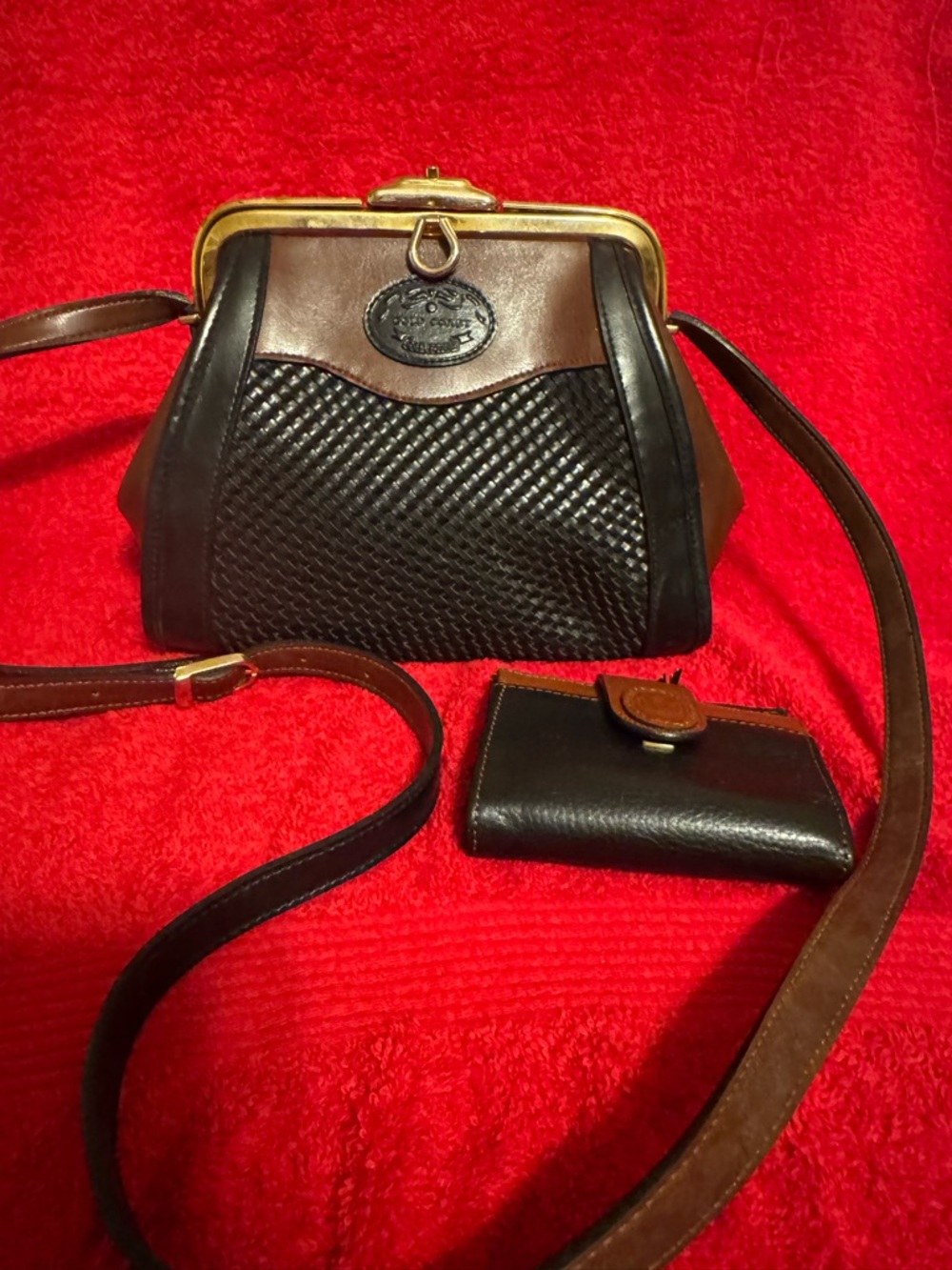Gold Coadt Two Tone  Leather Frame Crossbody W/Matching Wallet VGUC 😊😊